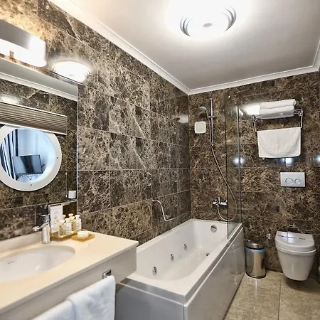 Uslu Hotel Royal Yachting Otel *